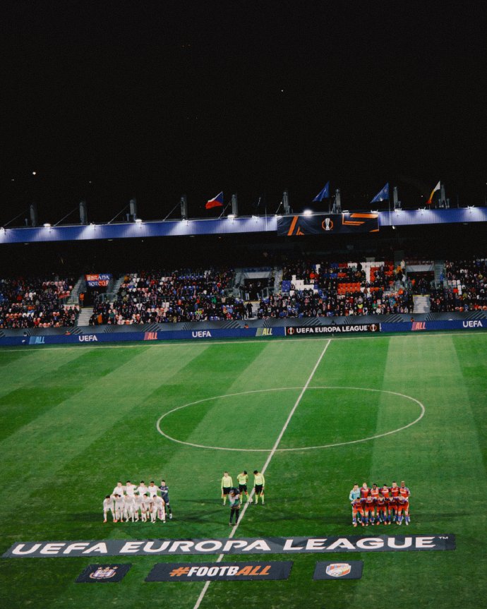 比利时客场惨败，遭遇联赛首败