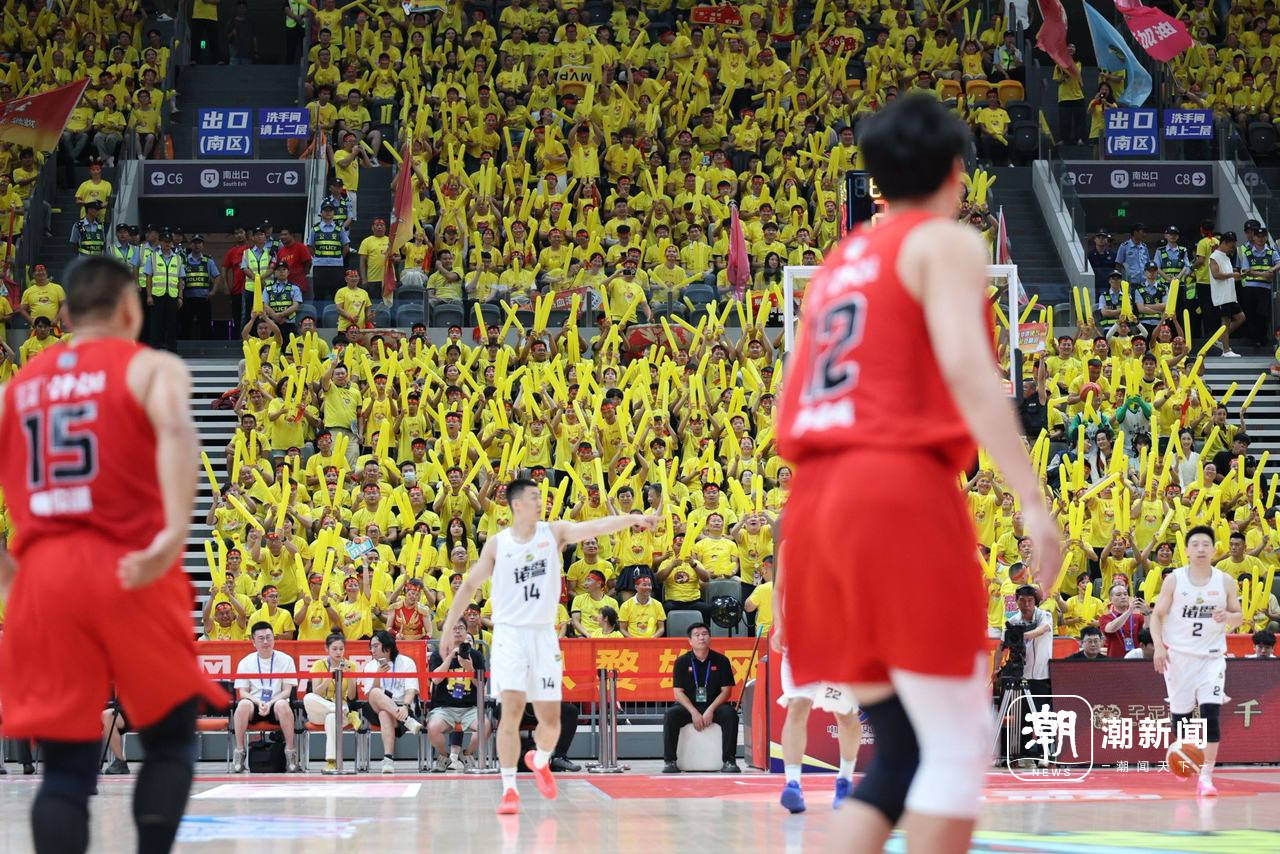 利记官网-球队集结备战大赛，气势如虹