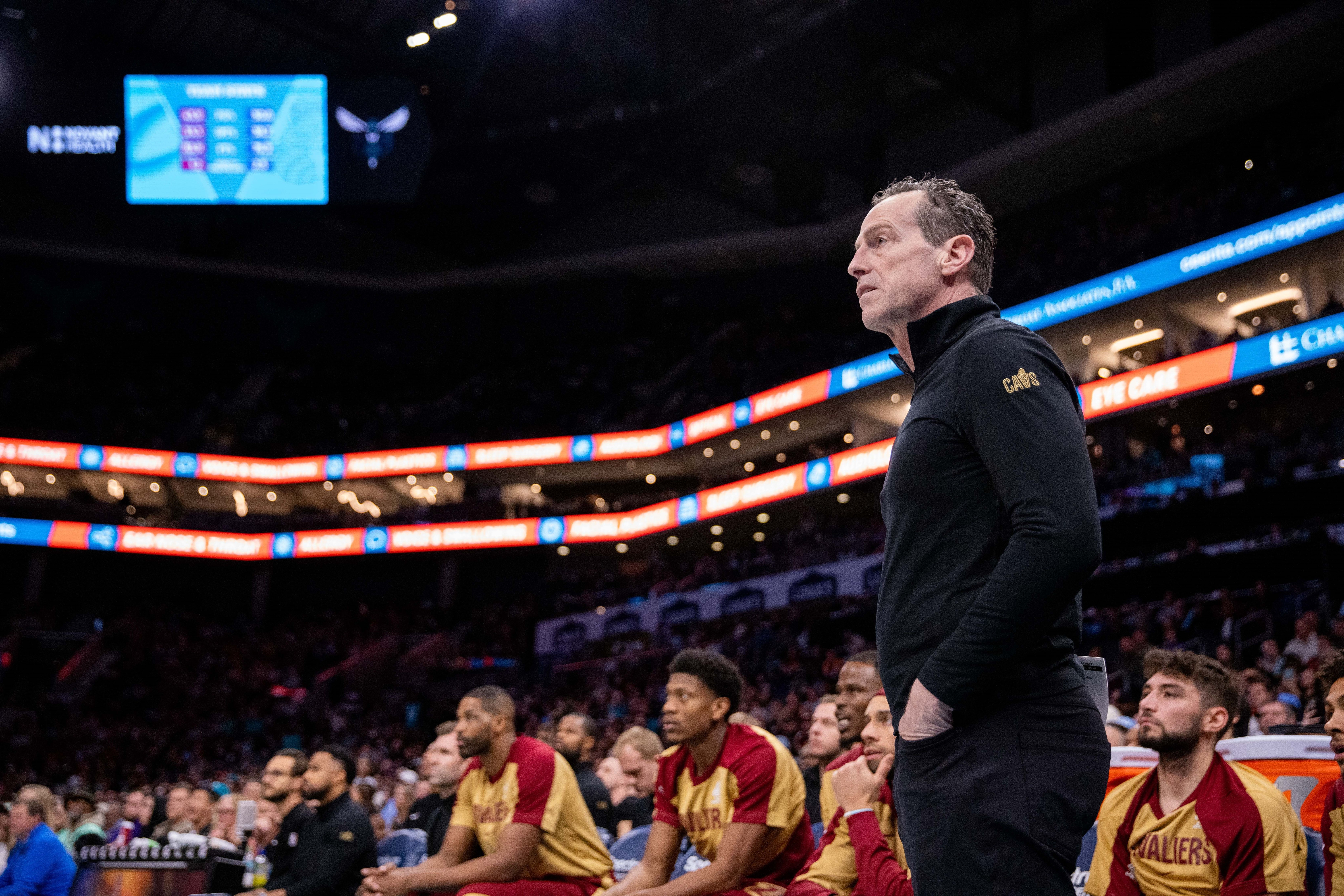 利记官网-骑士主帅受伤离场，球队陷入混乱