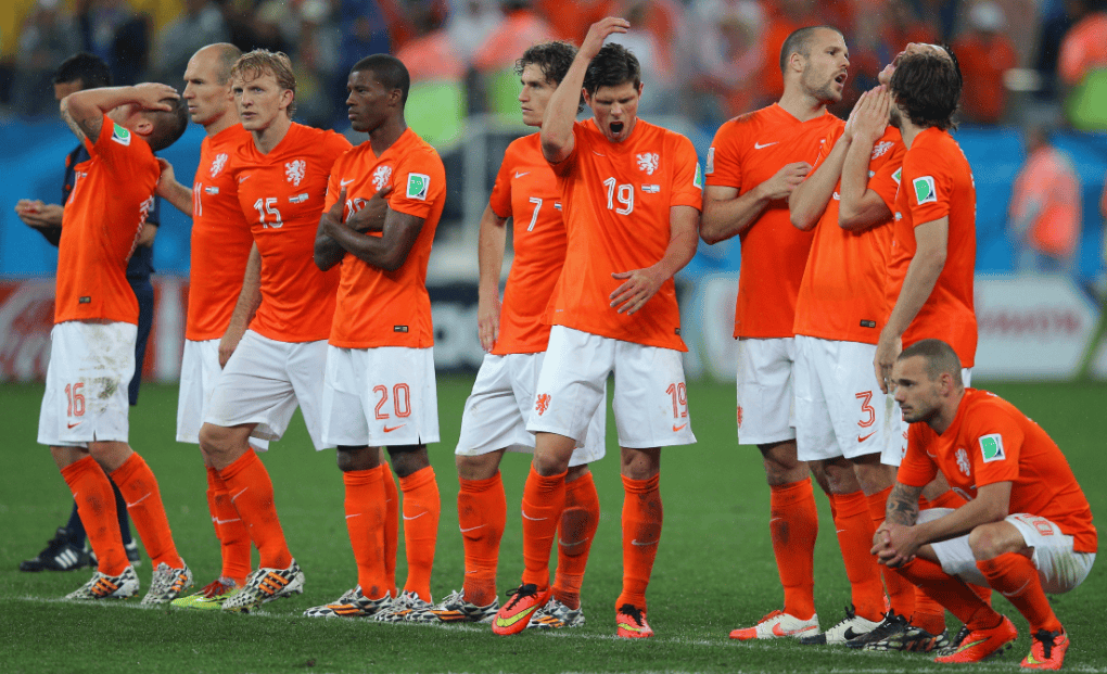 战术对决：欧国联比赛防线破解