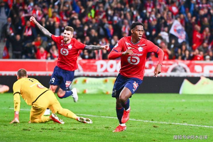 里昂主场失手，被里尔逆转取得胜利