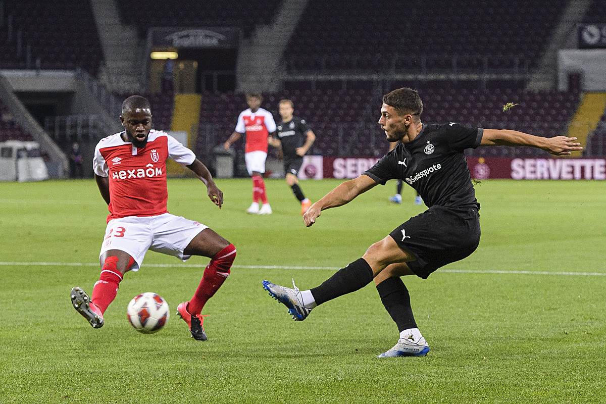 马赛客场击败图卢兹，继续领跑